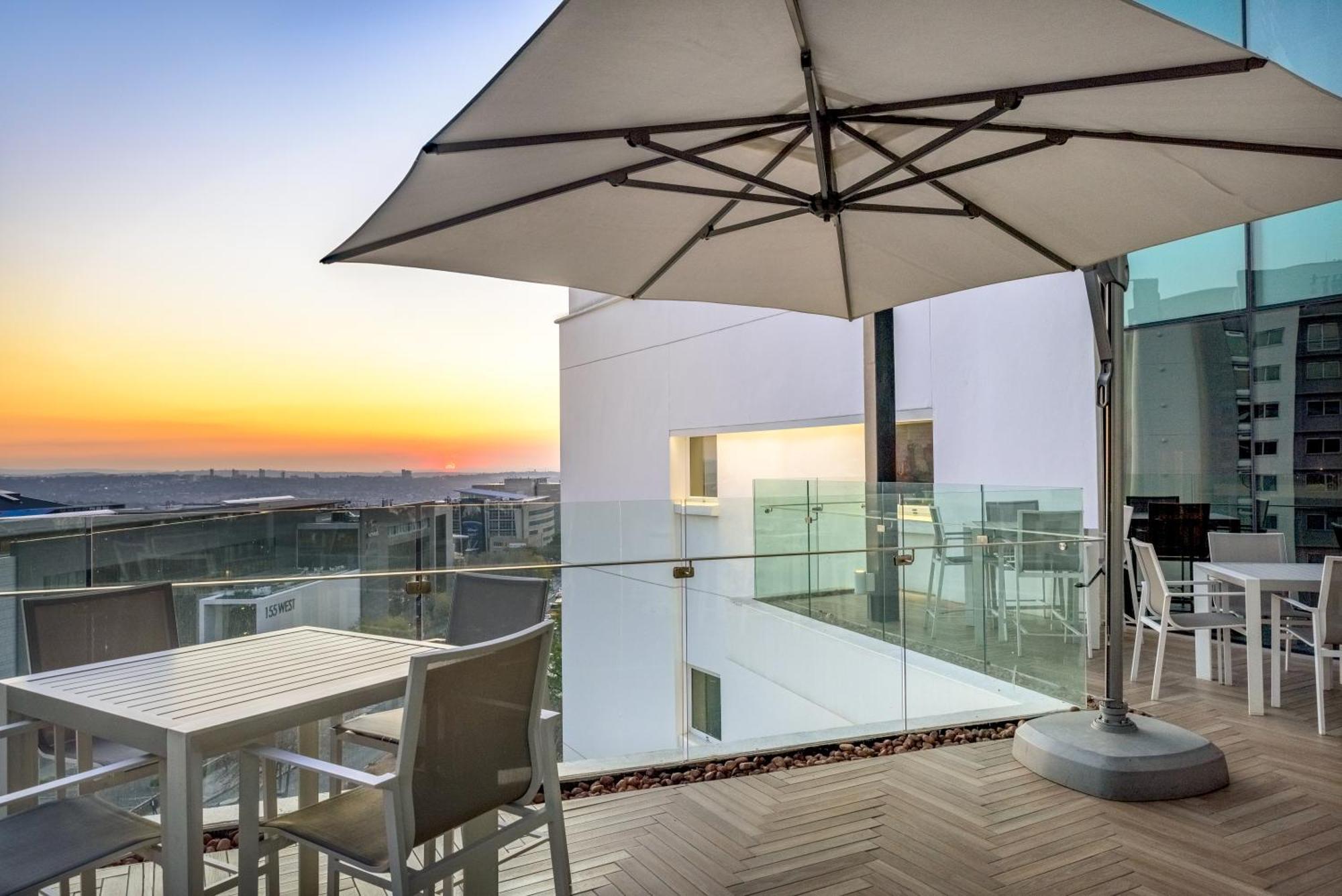 Hotel Sky Sandton جوهانسبورغ المظهر الخارجي الصورة