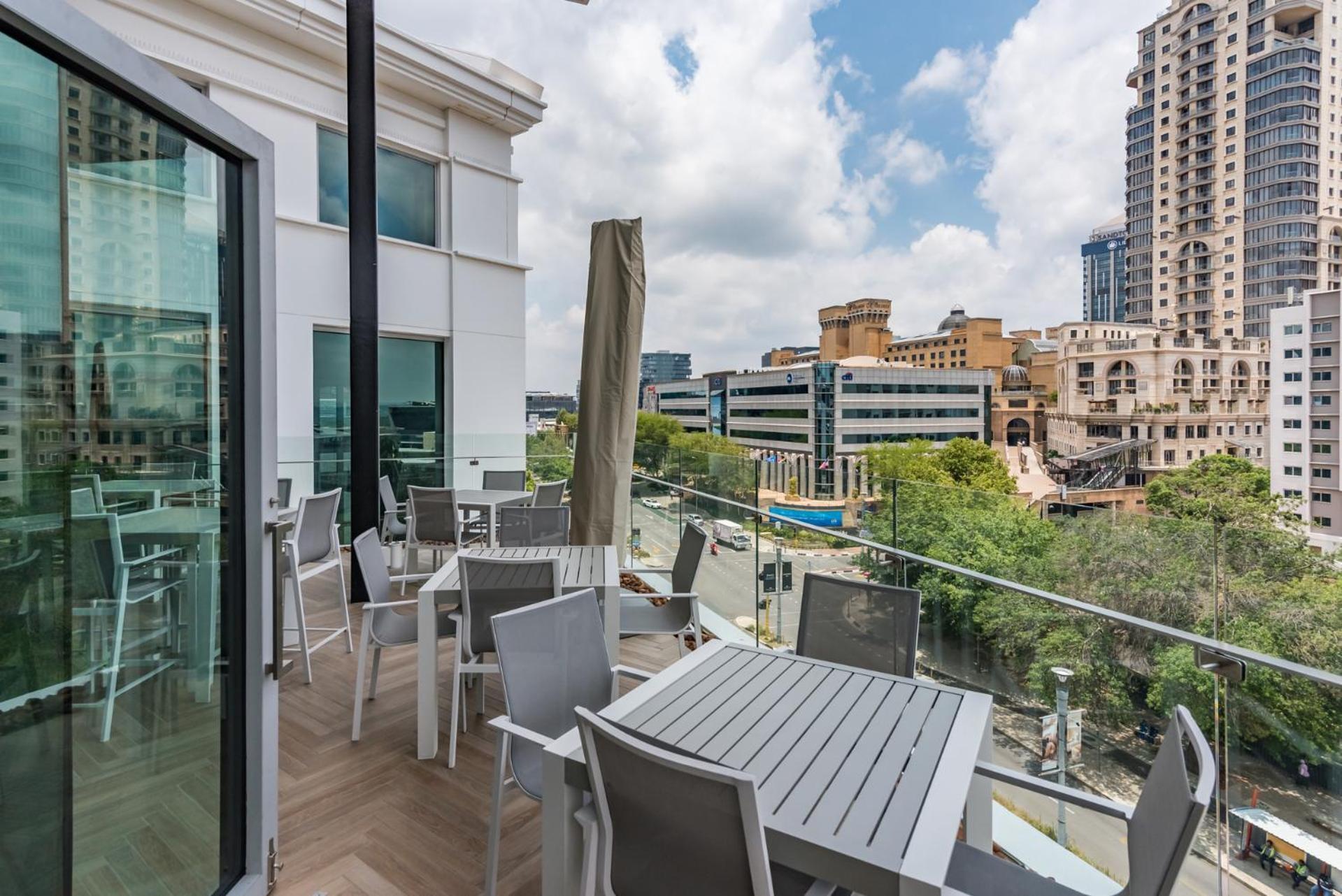 Hotel Sky Sandton جوهانسبورغ المظهر الخارجي الصورة